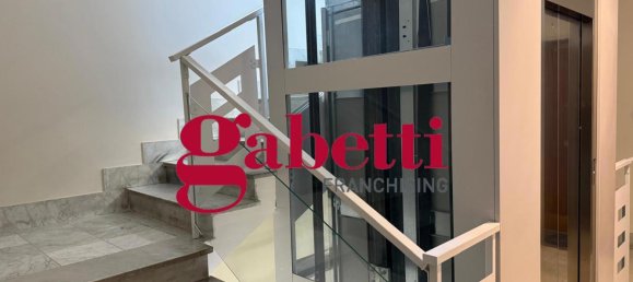 5 rooms Apartment in Caserta, Italy No. 293917 4