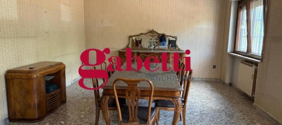 5 rooms Apartment in Caserta, Italy No. 293917 11