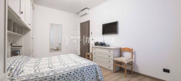 2 bedrooms Apartment in Budrio, Italy No. 273607 8