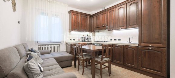 2 bedrooms Apartment in Budrio, Italy No. 273607 3