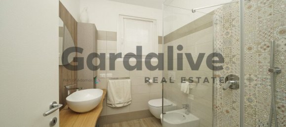 Apartamento de 2 dormitorios en Polpenazze del Garda, Italy No. 266198 21