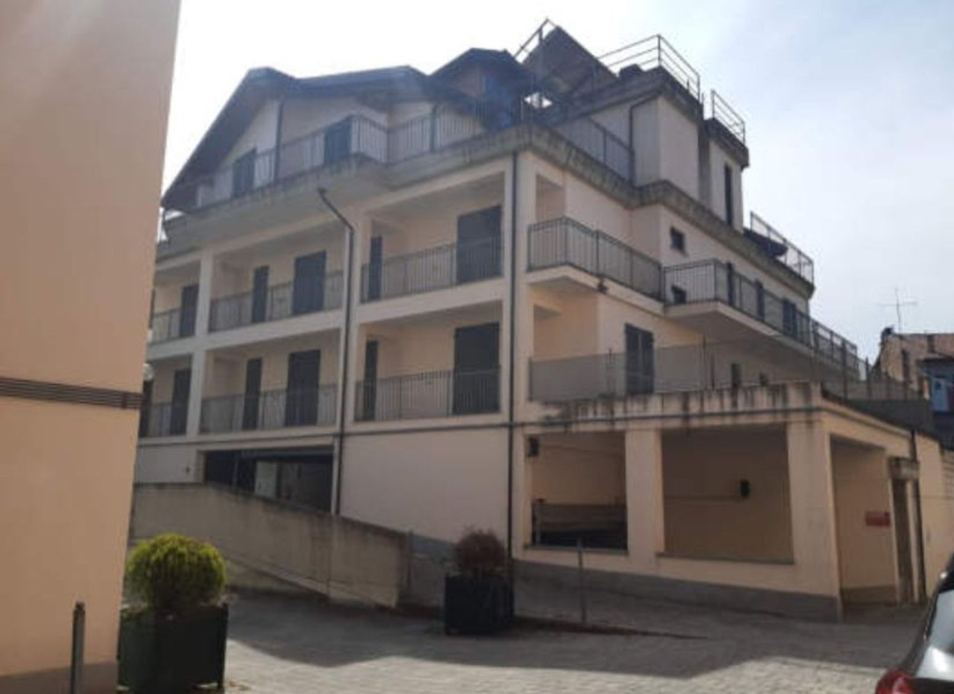 Gebäude in Nizza Monferrato, Italy 1800m², Nr. 379837