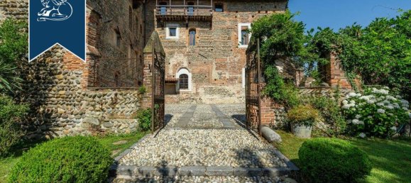 6 bedrooms Castles in Castelletto Cervo, Italy No. 329306 6