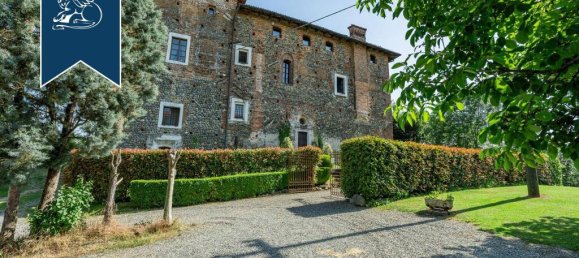 6 bedrooms Castles in Castelletto Cervo, Italy No. 329306 2