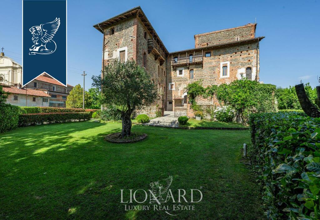 6 bedrooms Castles in Castelletto Cervo, Italy No. 329306