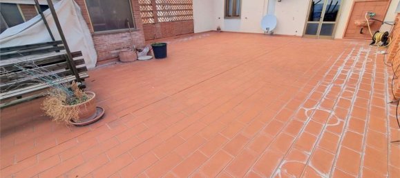 5 rooms Apartment in Montespertoli, Italy No. 291025 4