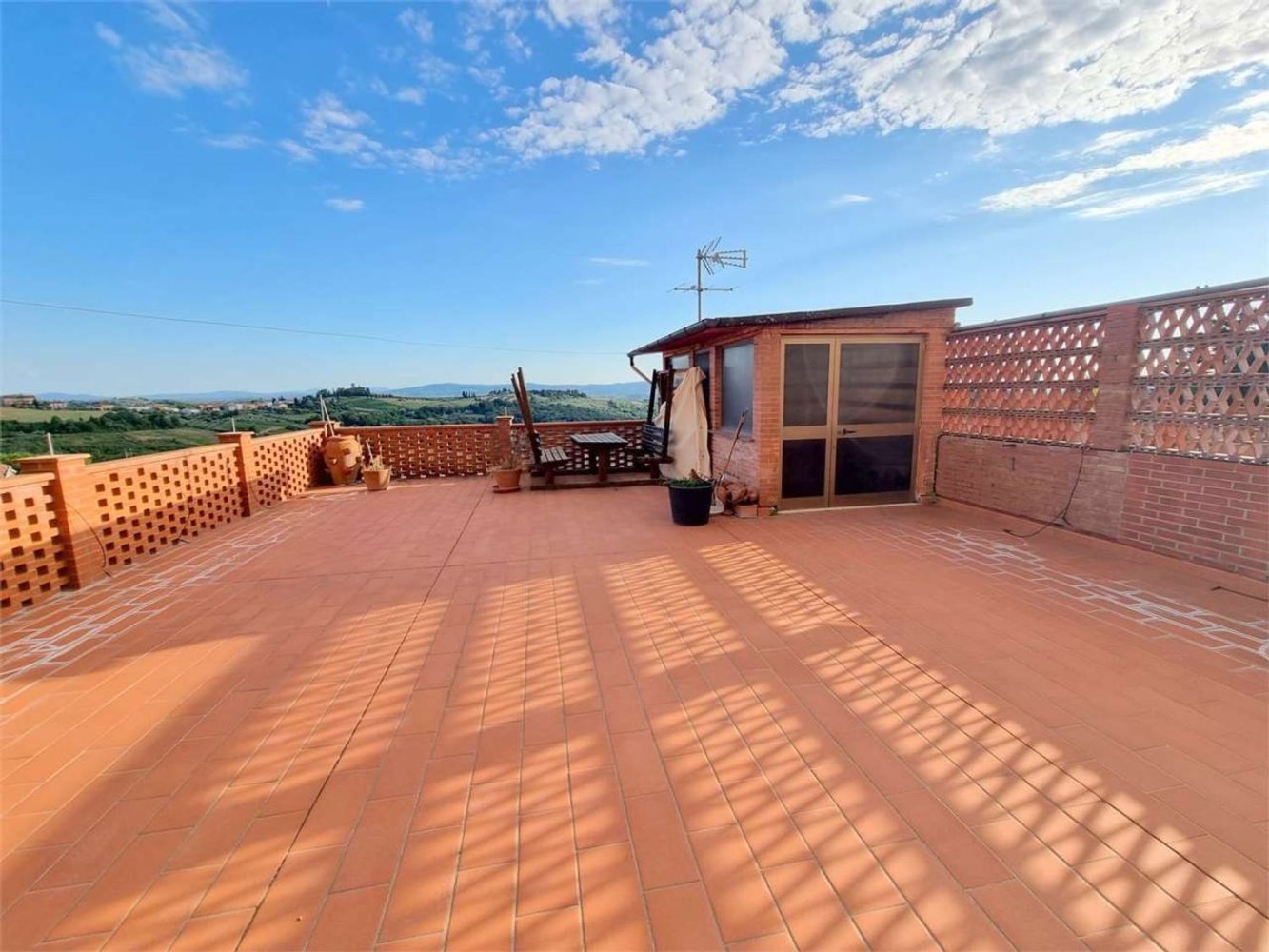 5 rooms Apartment in Montespertoli, Italy No. 291025