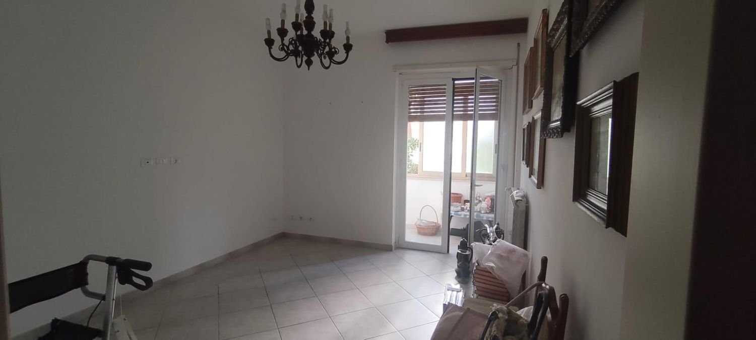 6 bedrooms Apartment in Livorno, Italy No. 317904