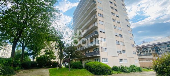 Квартира с 3 спальнями в Компьень, Франция № 258544 3