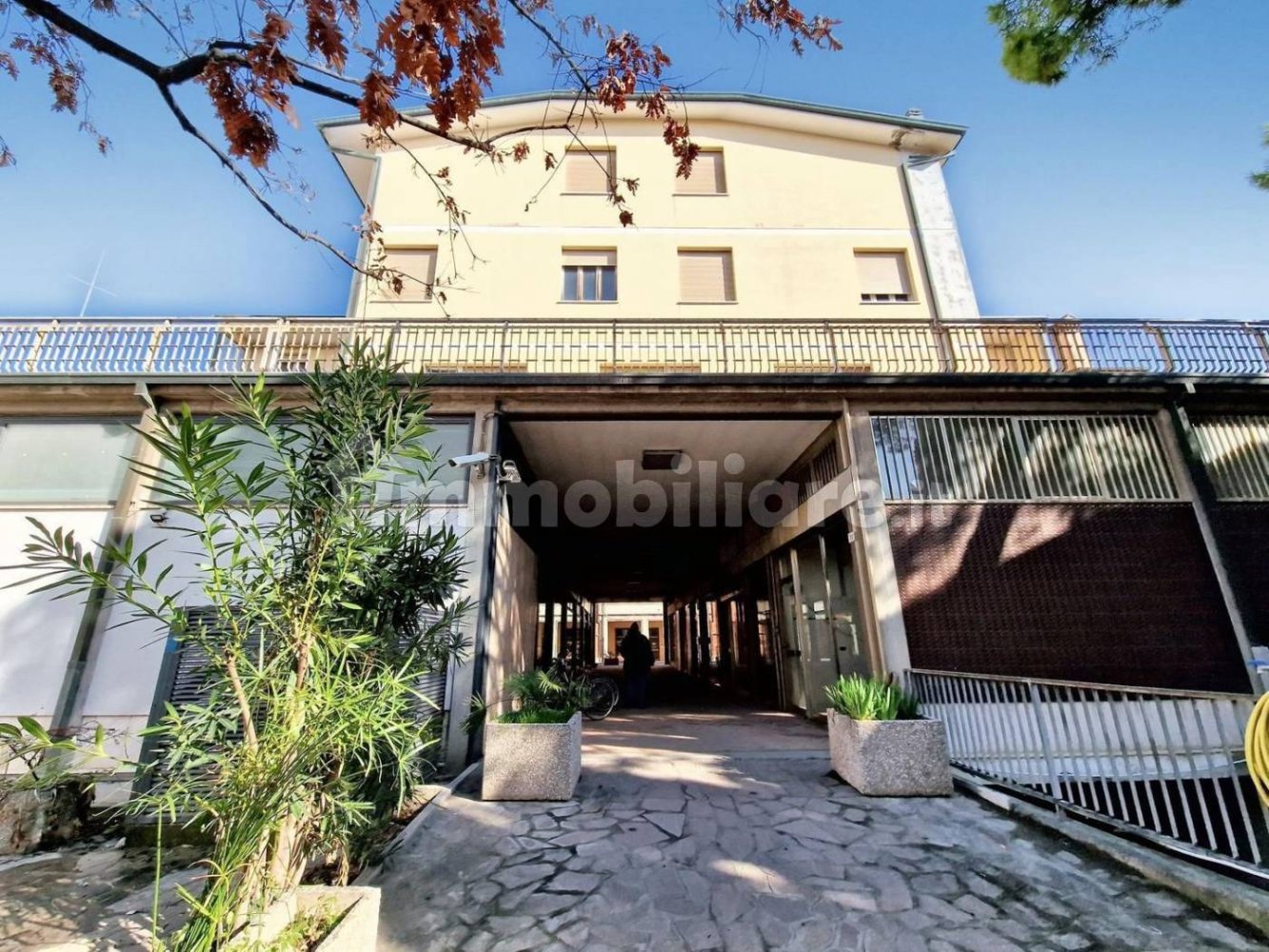 1425m² Office in Castel Bolognese, Italy No. 317475