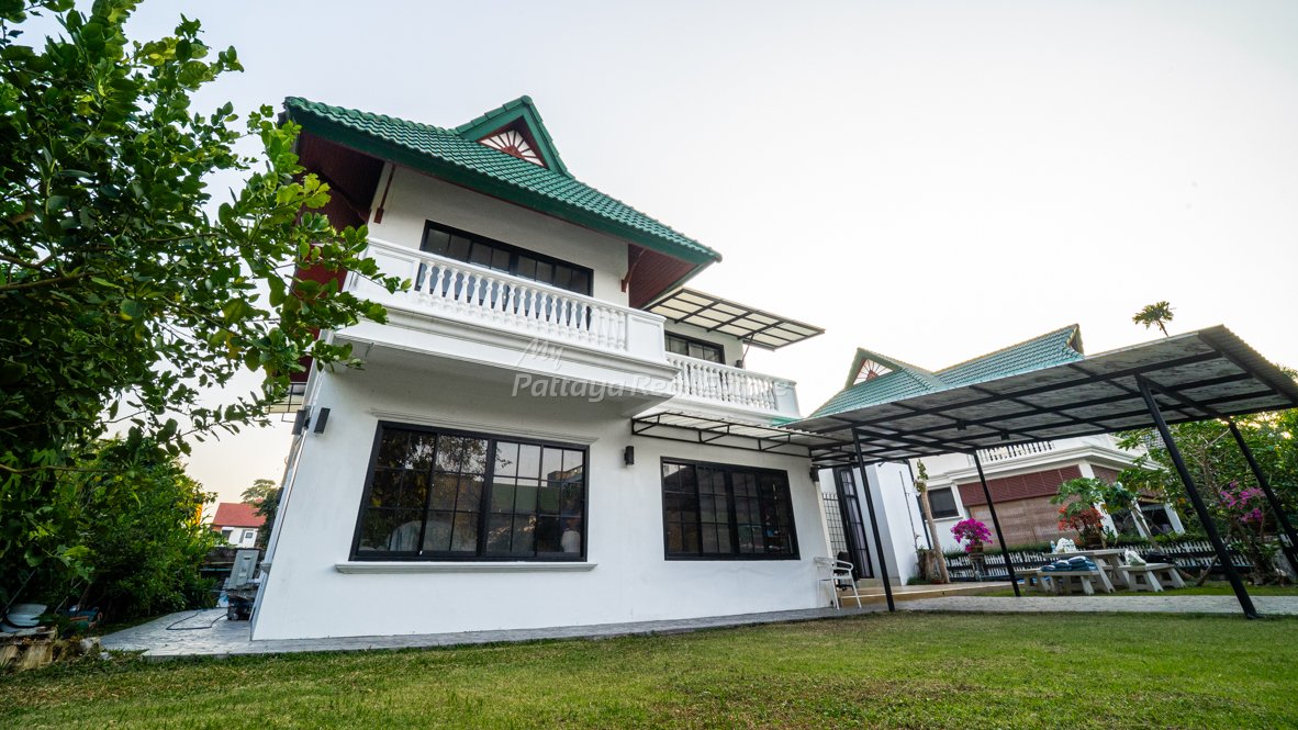 Дом с 4 спальнями в Паттайя, Таиланд № 75067