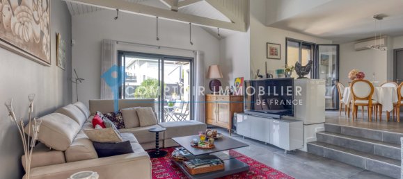 4 bedrooms House in Isere, France No. 326073 2