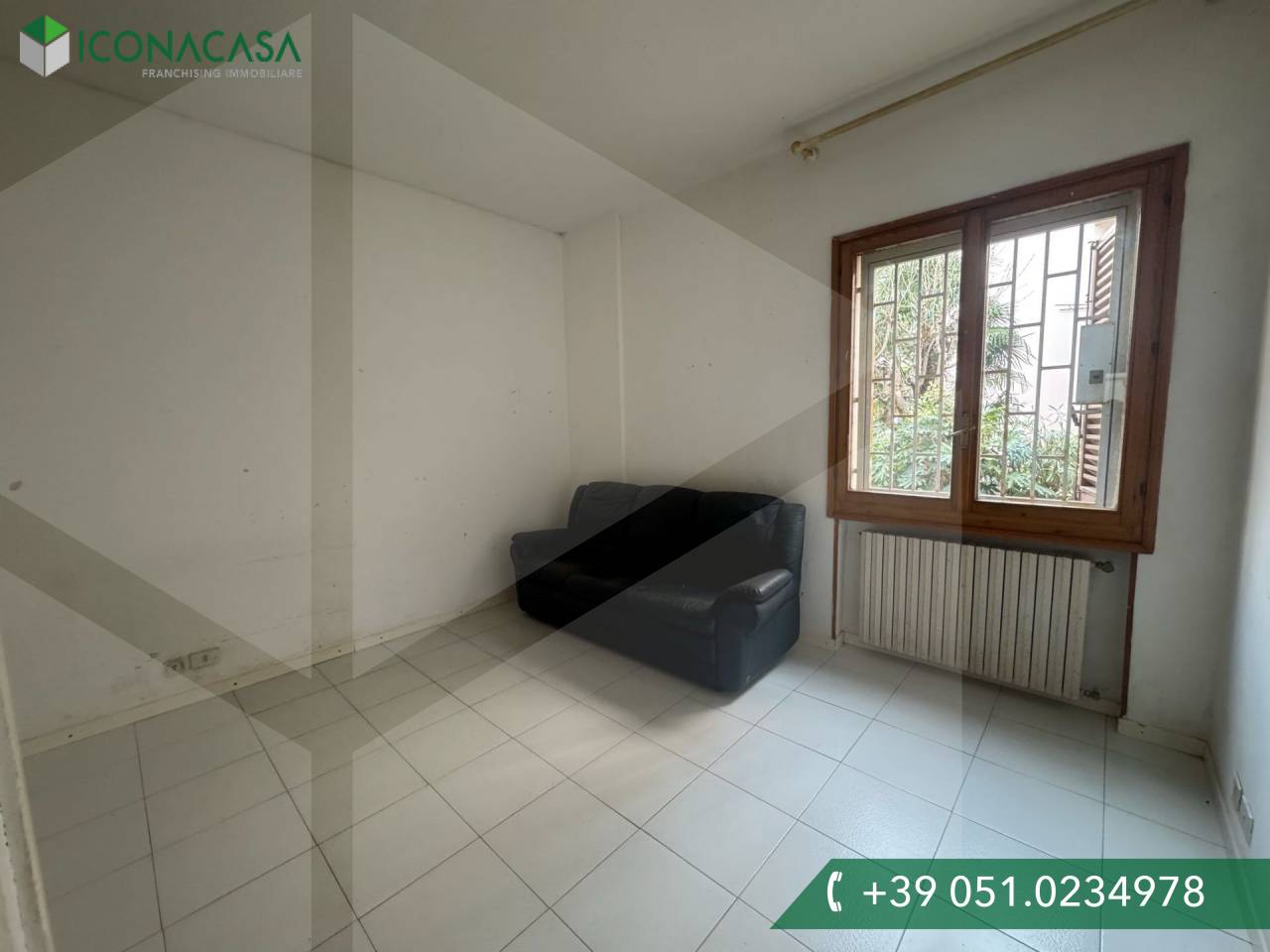 4 rooms Apartment in Bologna, Italy No. 27125