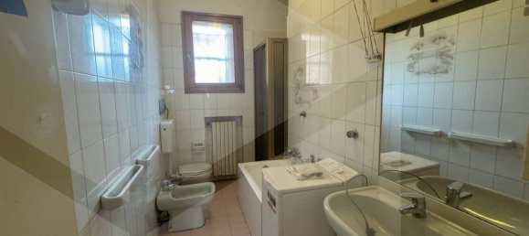 4 rooms Apartment in Bologna, Italy No. 27125 22