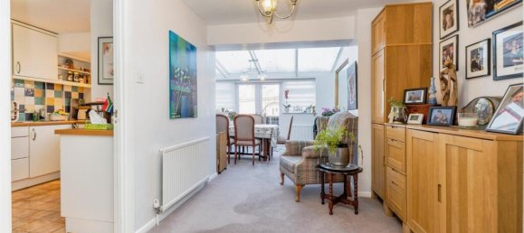 3 bedrooms House in Bushey, United Kingdom No. 6207 9