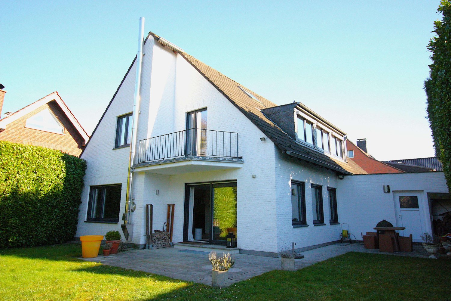 Casa de 4 dormitorios en Dusseldorf, Germany No. 339478