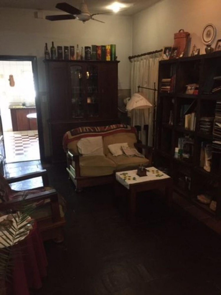 4 bedrooms House in Lomas de Zamora, Argentina No. 1483