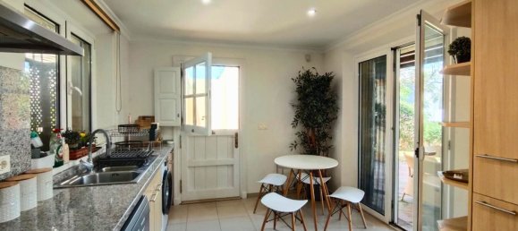 Villa de 3 dormitorios en Cádiz, Spain No. 133603 2