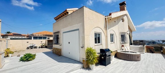 5 bedrooms Villa in San Miguel de Salinas, Spain No. 176560 3