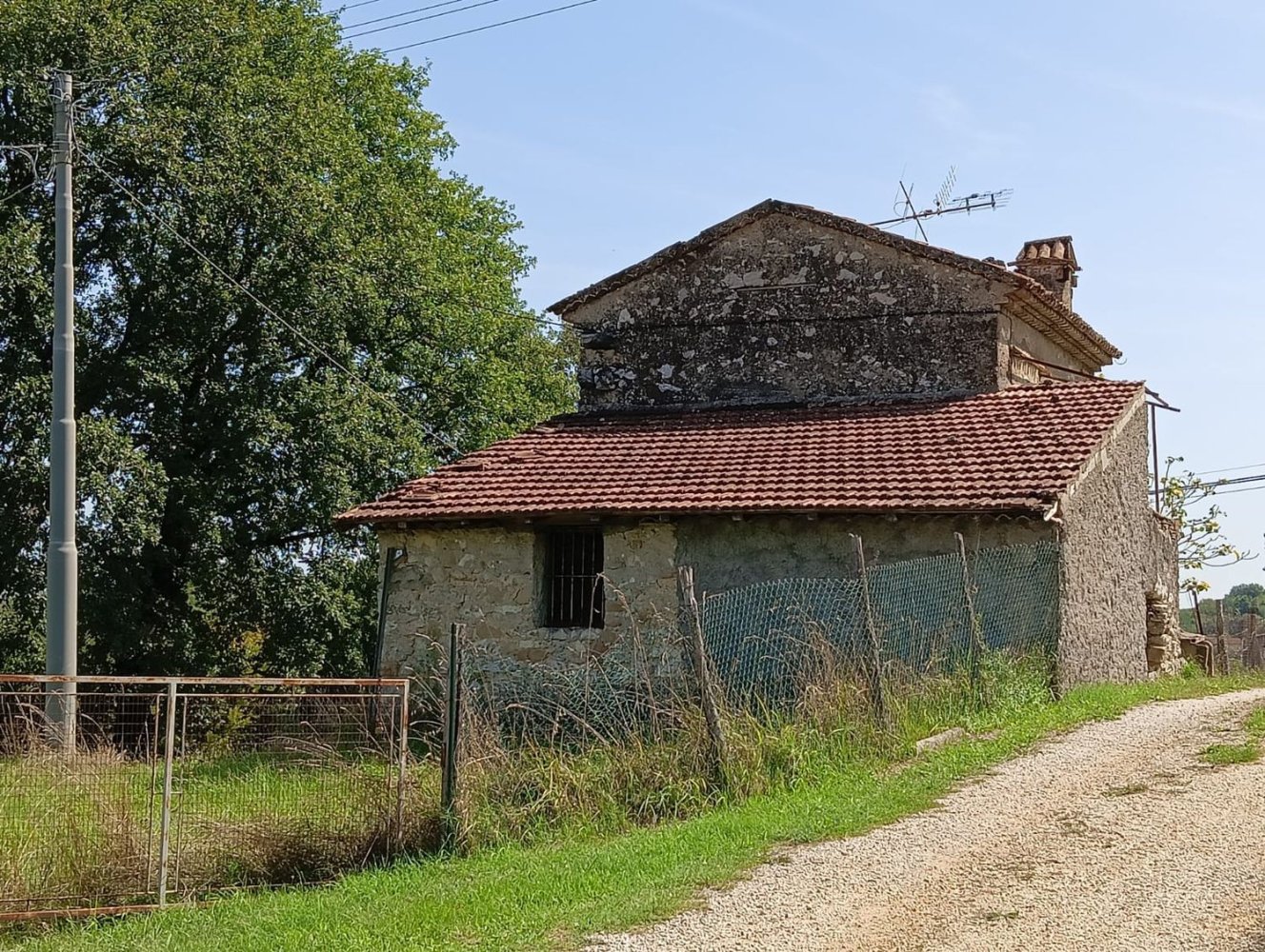 90m² Building in Morolo, Italy No. 389204