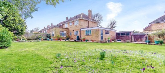 3 bedrooms House in Croydon, United Kingdom No. 8133 7