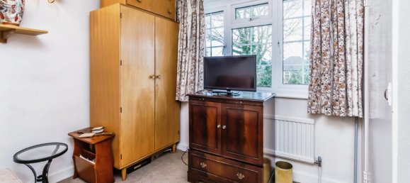 3 bedrooms House in Croydon, United Kingdom No. 8133 10