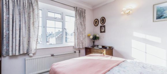 3 bedrooms House in Croydon, United Kingdom No. 8133 9