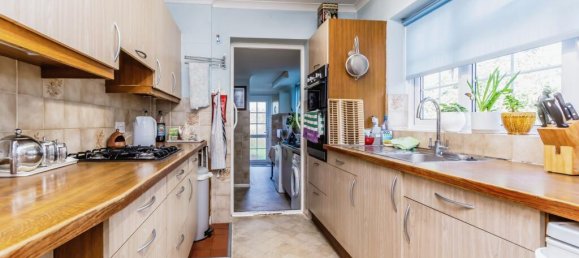 3 bedrooms House in Croydon, United Kingdom No. 8133 5