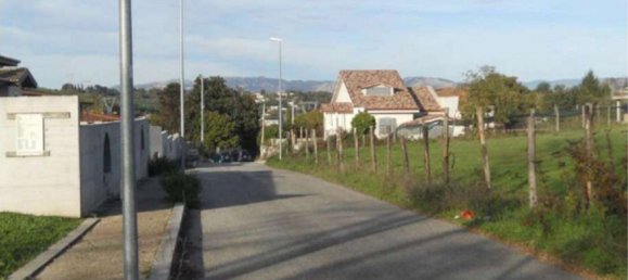 5 rooms Apartment in Lariano, Italy No. 190869 4