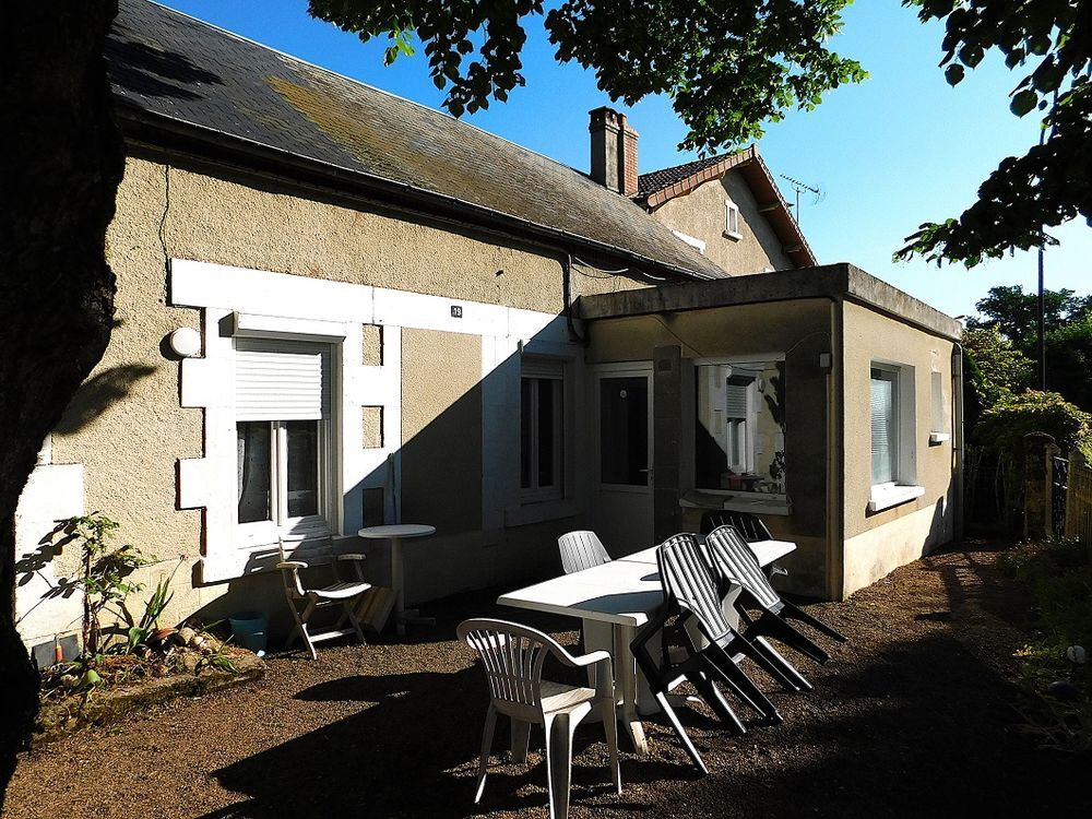 Casa de 3 dormitorios en Beffes, France No. 341868