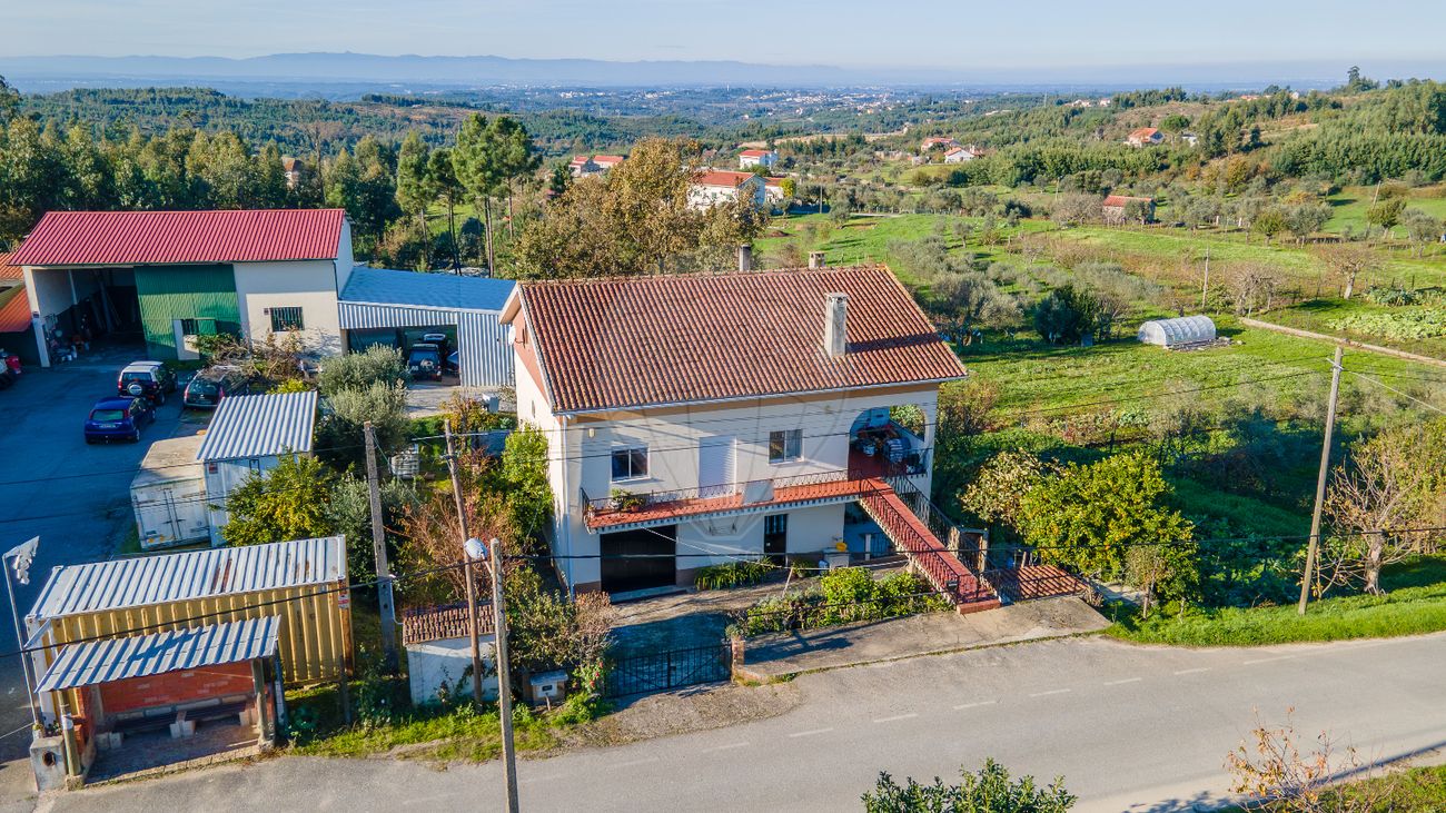 3 bedrooms House in Nogueira do Cravo, Portugal No. 168325