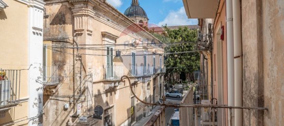 Casa de 6 habitaciónes en Ragusa, Italy No. 236321 9
