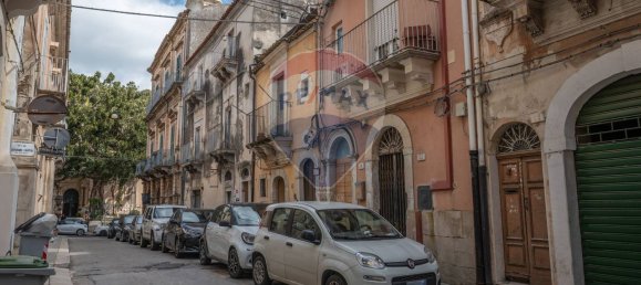 Casa de 6 habitaciónes en Ragusa, Italy No. 236321 4