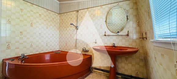 3 bedrooms House in Crespin, France No. 161125 10