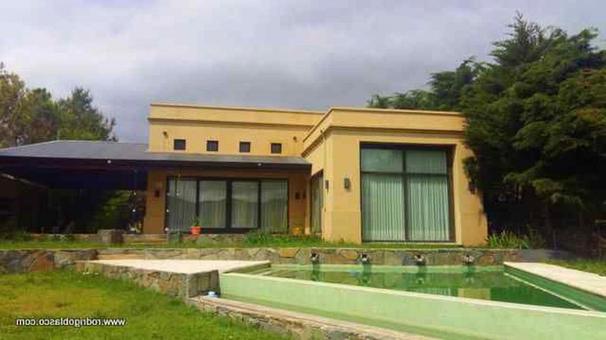3 bedrooms House in Cordoba, Argentina No. 9867
