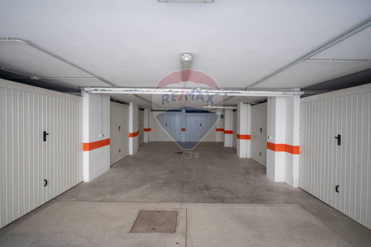 1-Zimmer Garage in Senigallia, Italy, Nr. 2264