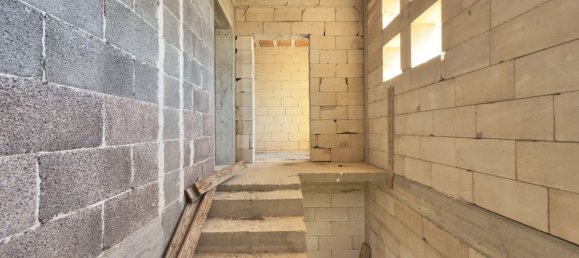 4 bedrooms House in Carmiano, Italy No. 357601 44