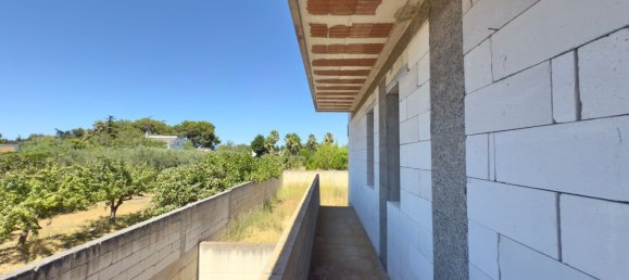 4 bedrooms House in Carmiano, Italy No. 357601 40