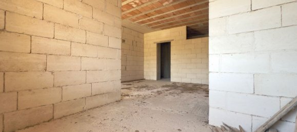 4 bedrooms House in Carmiano, Italy No. 357601 9