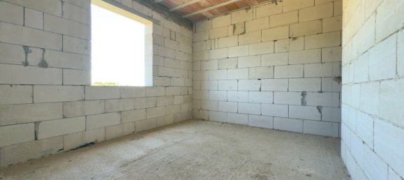 4 bedrooms House in Carmiano, Italy No. 357601 37