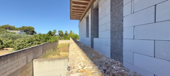 4 bedrooms House in Carmiano, Italy No. 357601 39