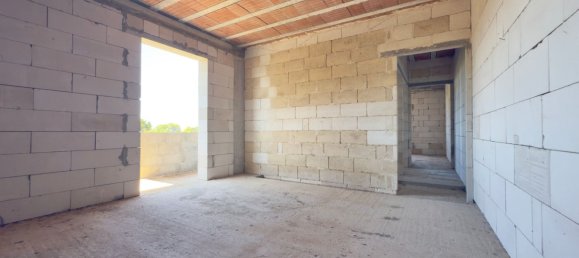 4 bedrooms House in Carmiano, Italy No. 357601 45