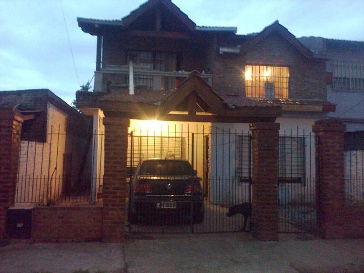 4 bedrooms House in Jose C. Paz, Argentina No. 92290