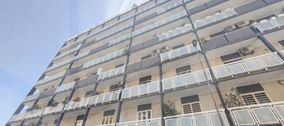 Apartamento de 3 habitaciónes en Bari, Italy No. 29134 4