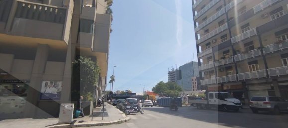 Apartamento de 3 habitaciónes en Bari, Italy No. 29134 3