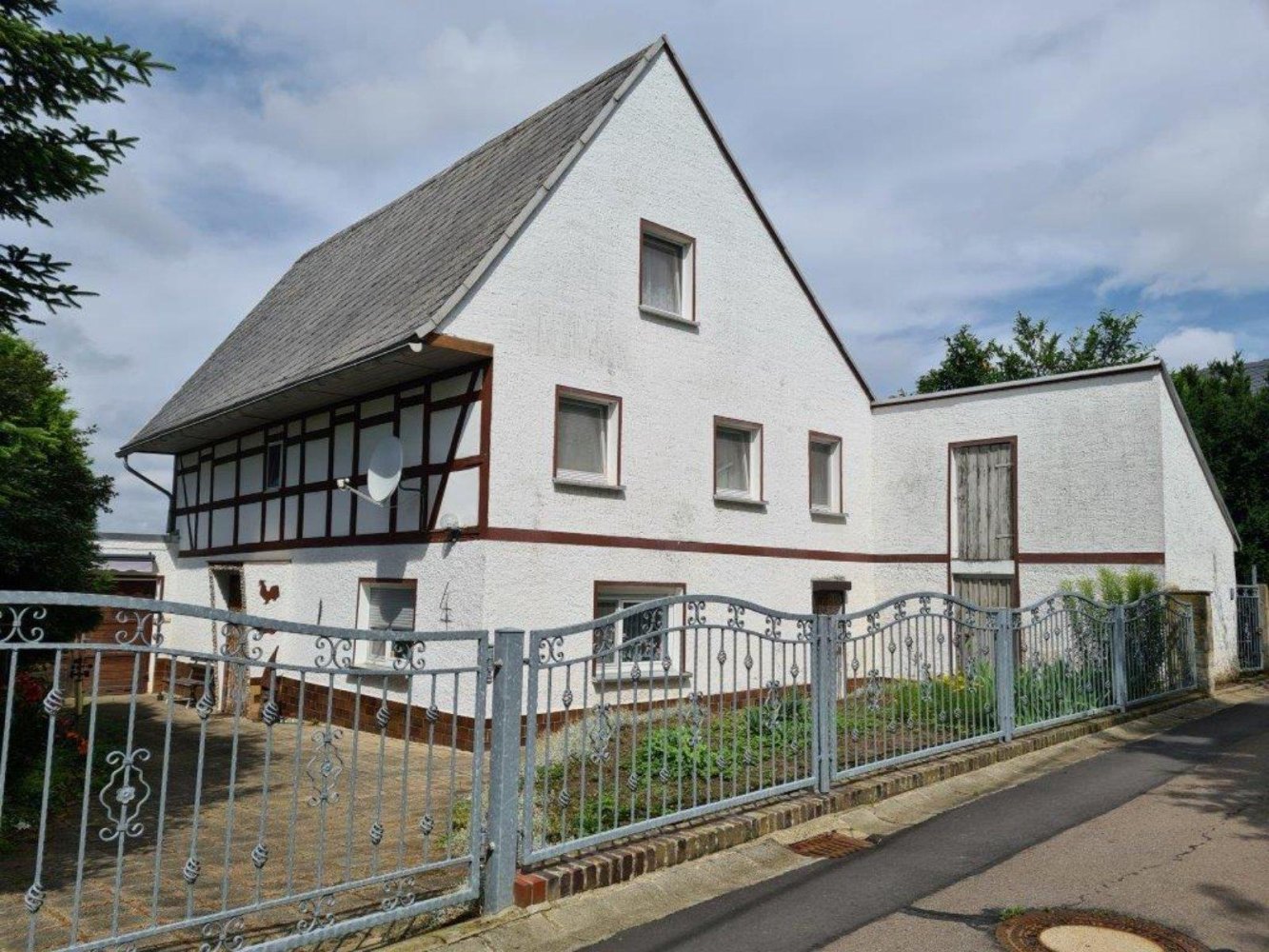 8 rooms House in Leipzig, Germany No. 180429