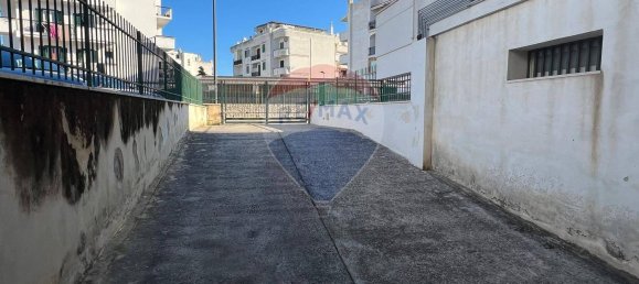 Garage à Vieste, Italy 93m² No. 65588 2