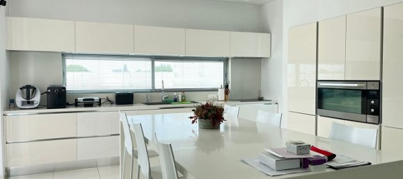 5 bedrooms Villa in Paphos, Cyprus No. 10042 3