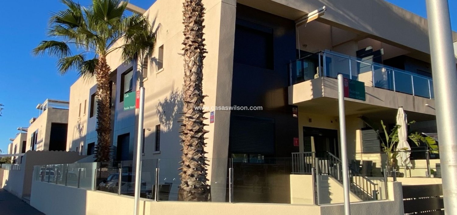 2 Schlafzimmer Wohnung in Mil Palmeras, Spain, Nr. 31337