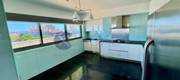 3 bedrooms Penthouse in Cascais, Portugal No. 134005 4